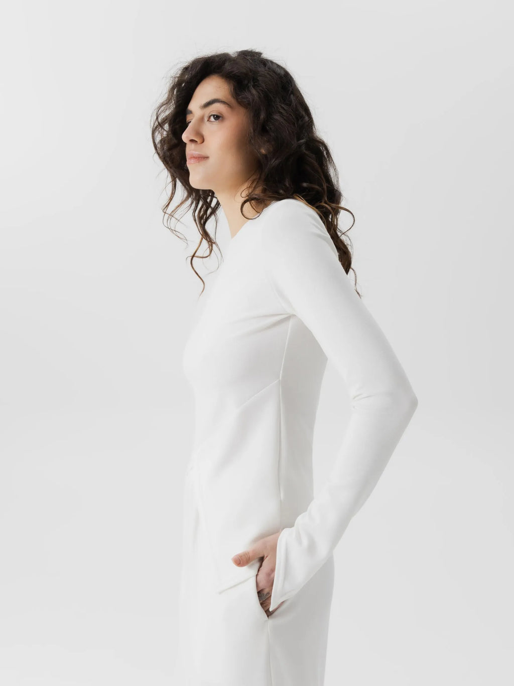 Clean lines and effortless vibes. 🕊️ Sometimes all you need is a monochrome look to feel your best.
Sizes:S/M